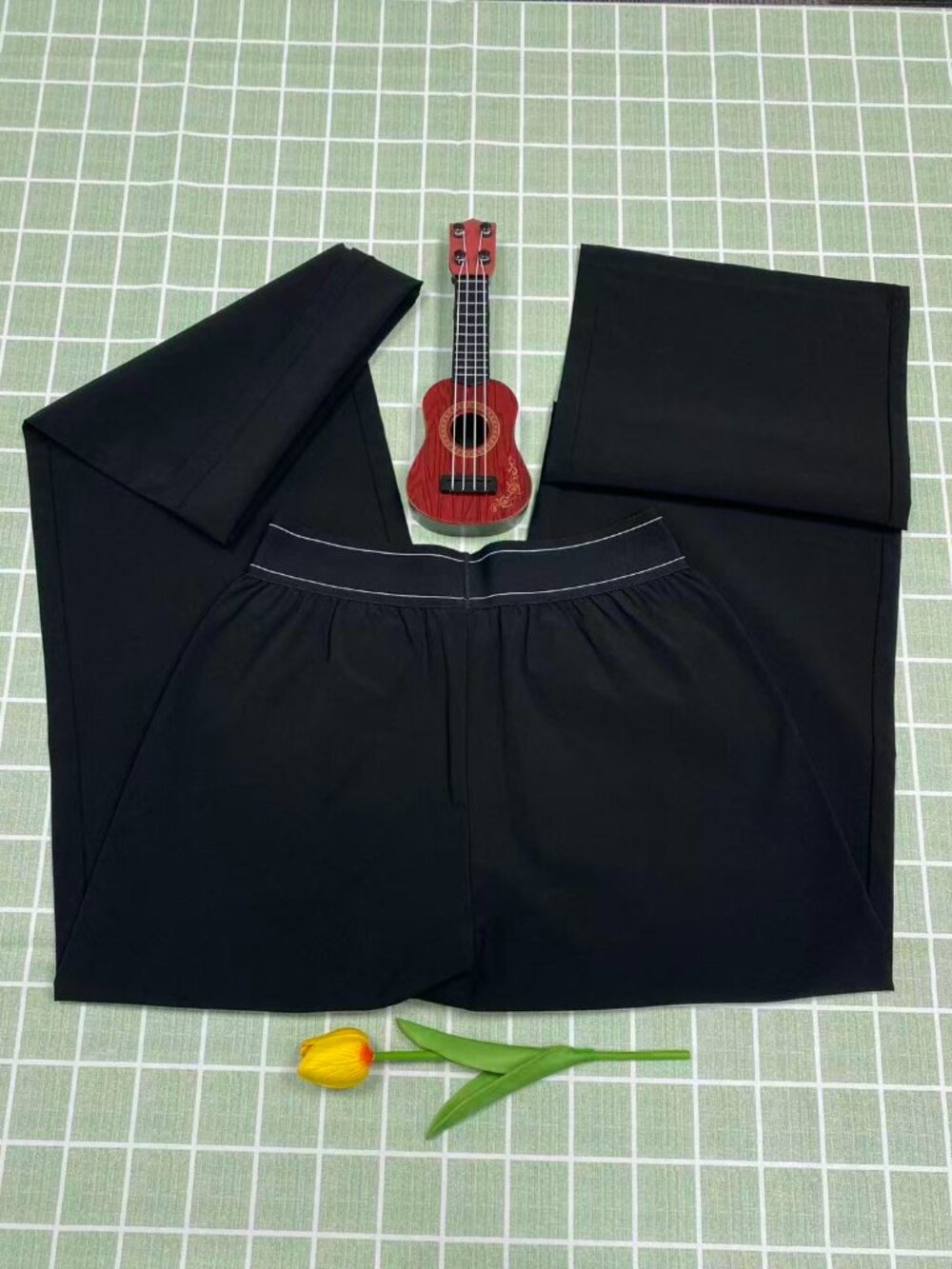 New With Tags✨Black ALO Yoga Regular Suit Up Trouser (30-inch inseam) - Picture 3 of 8